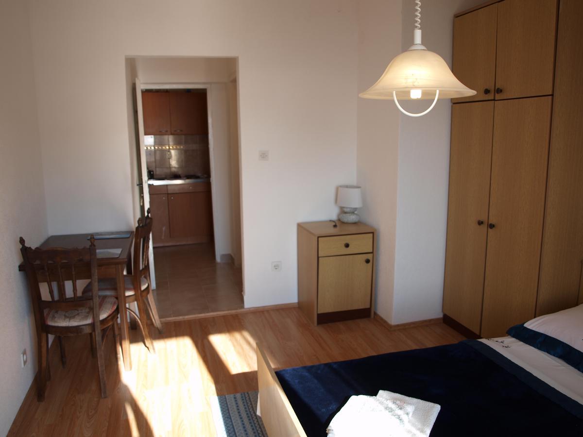 Apartments Nadia Igrane Buitenkant foto